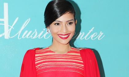 Trương Thị May lộng lẫy như một bà hoàng trên thảm đỏ